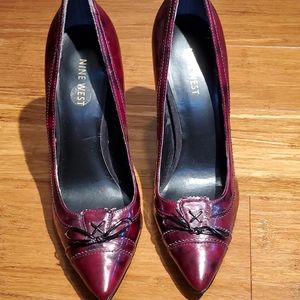 Nine West 9.5 Marron and Black 5 " Heels